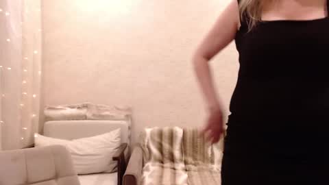 Vivian online show from March 14, 4:01 pm