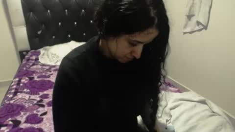 Snapshot of vivian_walt_ chatting on June 24, 6:12 am melissa online show from June 24, 6:12 am