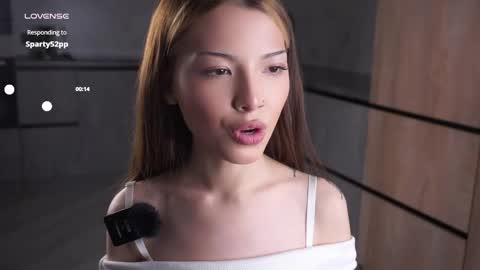 Naomi online show from May 1, 1:37 pm