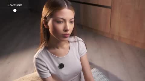 Naomi online show from May 4, 1:29 pm