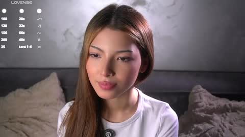 Naomi online show from May 22, 1:28 pm