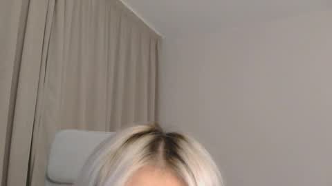 Snapshot of vivianwinters chatting on November 16, 9:20 pm vivianwinters online show from November 16, 9:20 pm