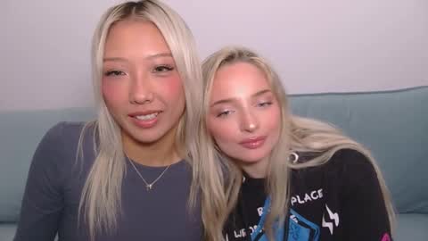 Snapshot of vivianwinters chatting on November 18, 11:59 pm vivianwinters online show from November 18, 11:59 pm