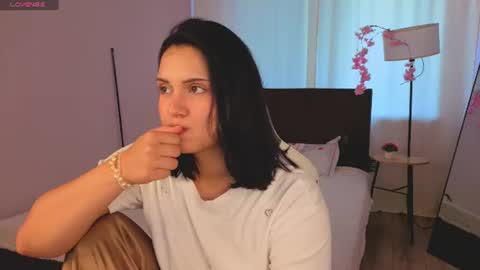 vivien_ross online show from July 10, 9:12 am