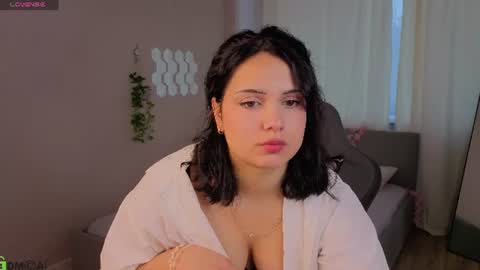 vivien_ross online show from July 13, 1:08 am