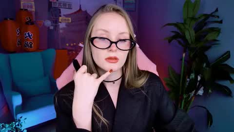 Vivien online show from February 6, 5:56 am