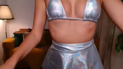 Vivienne online show from September 11, 4:40 pm