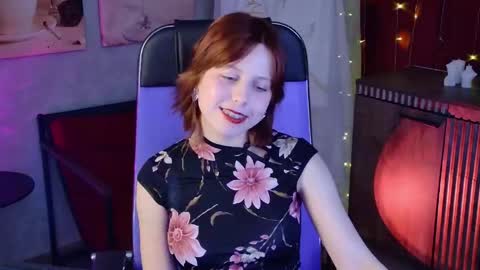 Vivienne  online show from May 16, 10:36 am