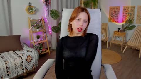 Vivienne  online show from May 30, 7:49 am