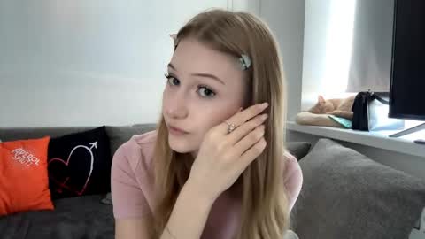Snapshot of viviennewanko chatting on April 28, 1:27 pm Kristy online show from April 28, 1:27 pm