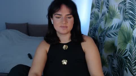 ViviRoses online show from May 1, 9:03 am
