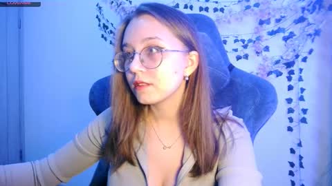 Snapshot of vivivivikkie chatting on October 5, 8:29 pm vivivivikkie online show from October 5, 8:29 pm
