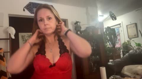 Snapshot of vivvixen80 chatting on November 3, 4:36 am vivvixen80 online show from November 3, 4:36 am