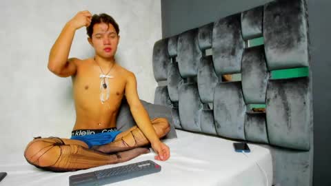 Snapshot of vix_hot chatting on May 6, 7:30 pm vix_hot online show from May 6, 7:30 pm
