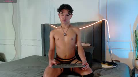 Snapshot of vix_hot chatting on July 9, 12:31 pm vix_hot online show from July 9, 12:31 pm