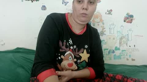 Snapshot of vixenbya chatting on January 25, 10:40 am vixenbya online show from January 25, 10:40 am
