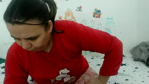 Snapshot of vixenbya chatting on February 21, 10:07 am vixenbya online show from February 21, 10:07 am