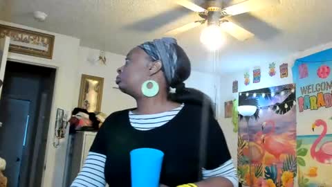 Snapshot of vixenfyre chatting on June 20, 2:47 am Vixen Fyre online show from June 20, 2:47 am
