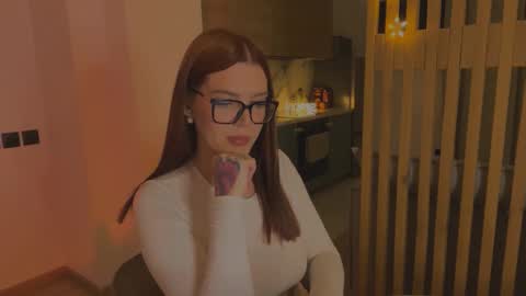 Snapshot of vixensinss chatting on March 1, 6:43 pm Sofia online show from March 1, 6:43 pm