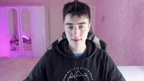 Snapshot of vlad1605 chatting on December 2, 2:31 am Martin online show from December 2, 2:31 am