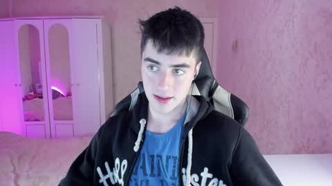 Snapshot of vlad1605 chatting on December 2, 11:07 pm Martin online show from December 2, 11:07 pm