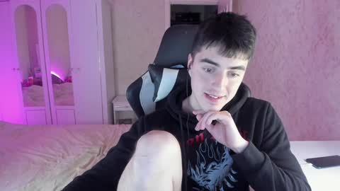 Snapshot of vlad1605 chatting on December 4, 2:20 am Martin online show from December 4, 2:20 am