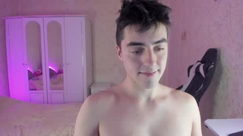 Snapshot of vlad1605 chatting on December 10, 6:01 am Martin online show from December 10, 6:01 am