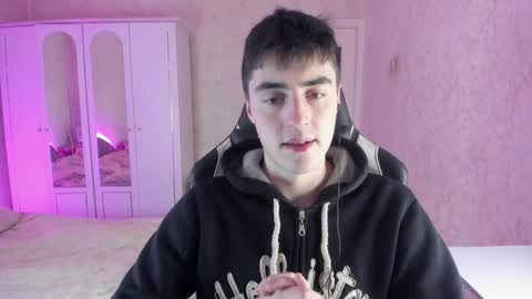 Snapshot of vlad1605 chatting on December 11, 7:53 am Martin online show from December 11, 7:53 am