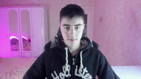 Snapshot of vlad1605 chatting on December 13, 3:38 am Martin online show from December 13, 3:38 am