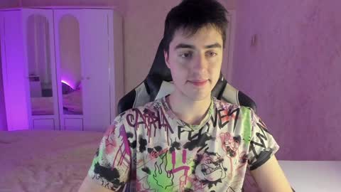 Snapshot of vlad1605 chatting on January 12, 12:39 am Martin online show from January 12, 12:39 am