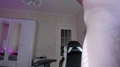 Snapshot of vlad1605 chatting on February 7, 8:01 am Martin online show from February 7, 8:01 am