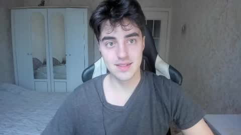 Snapshot of vlad1605 chatting on October 6, 9:29 am Martin online show from October 6, 9:29 am