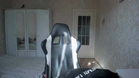 Snapshot of vlad1605 chatting on October 7, 7:05 am Martin online show from October 7, 7:05 am