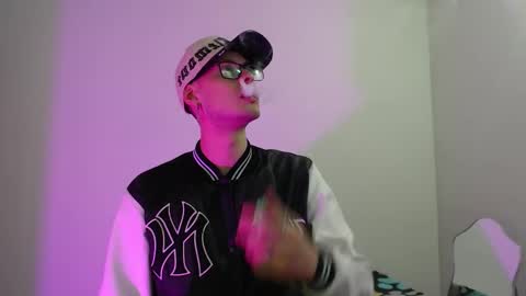 Snapshot of vlad__night chatting on February 2, 5:28 am Vlad online show from February 2, 5:28 am