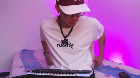 Snapshot of vlad__night chatting on February 10, 11:58 am Vlad online show from February 10, 11:58 am