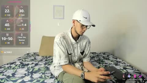 Snapshot of vlad__night chatting on February 20, 6:26 am Vlad online show from February 20, 6:26 am