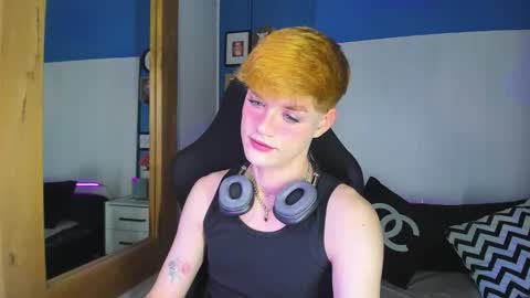 Snapshot of vladhellsing4 chatting on October 22, 2:28 pm Vlad online show from October 22, 2:28 pm