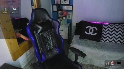 Snapshot of vladhellsing4 chatting on November 9, 4:05 pm Vlad online show from November 9, 4:05 pm