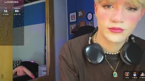 Snapshot of vladhellsing4 chatting on November 21, 2:27 pm Vlad online show from November 21, 2:27 pm