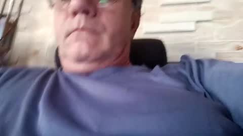Snapshot of vlami69 chatting on May 10, 7:35 am vlami69 online show from May 10, 7:35 am