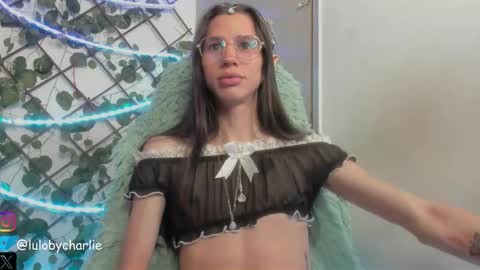 vodkadelulo online show from February 1, 10:25 am