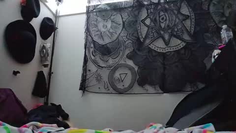 Snapshot of voidbunni chatting on April 25, 1:41 pm voidbunni online show from April 25, 1:41 pm