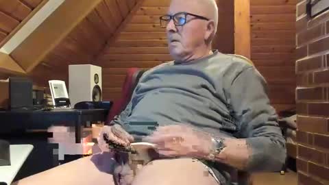 Snapshot of vonrex1 chatting on January 6, 6:20 pm heinz online show from January 6, 6:20 pm