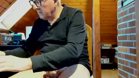 Snapshot of vonrex1 chatting on February 17, 4:37 pm heinz online show from February 17, 4:37 pm