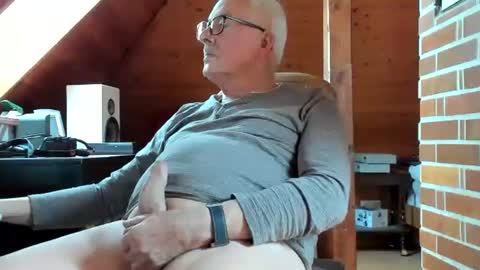 Snapshot of vonrex1 chatting on February 25, 4:21 pm heinz online show from February 25, 4:21 pm