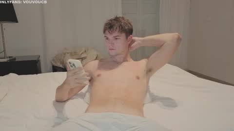 Snapshot of vouvoucouple chatting on March 7, 6:11 pm Tim online show from March 7, 6:11 pm