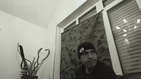 voyeuredeluxe online show from March 6, 2:19 am