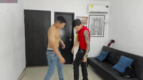 voyeurism_guys online show from March 26, 11:10 pm