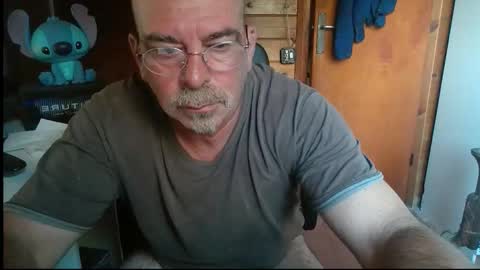 Snapshot of vuda77 chatting on September 11, 6:57 am oscar online show from September 11, 6:57 am