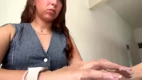 Snapshot of vv_valvale chatting on July 16, 5:30 pm vv_valvale online show from July 16, 5:30 pm